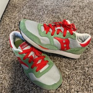 Women’s sz 9 Saucony Shoes